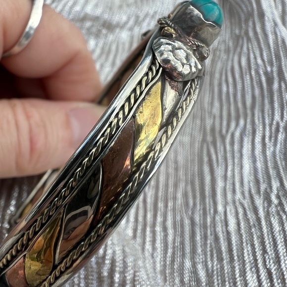 TIBETIAN GEMSTONE CUFF BRACELET - Picture 6 of 9